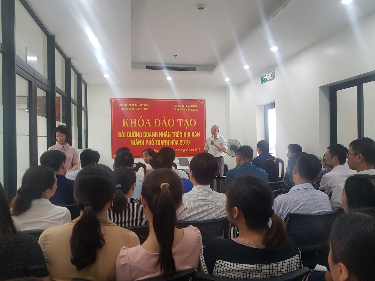 KHÓA HỌC "XÂY DỰNG VĂN HÓA DOANH NGHIỆP TRONG THỜI KÌ HỘI NHẬP"