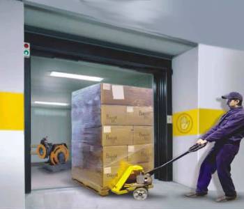 THANG MÁY TẢI HÀNG Mitshubishi Electric